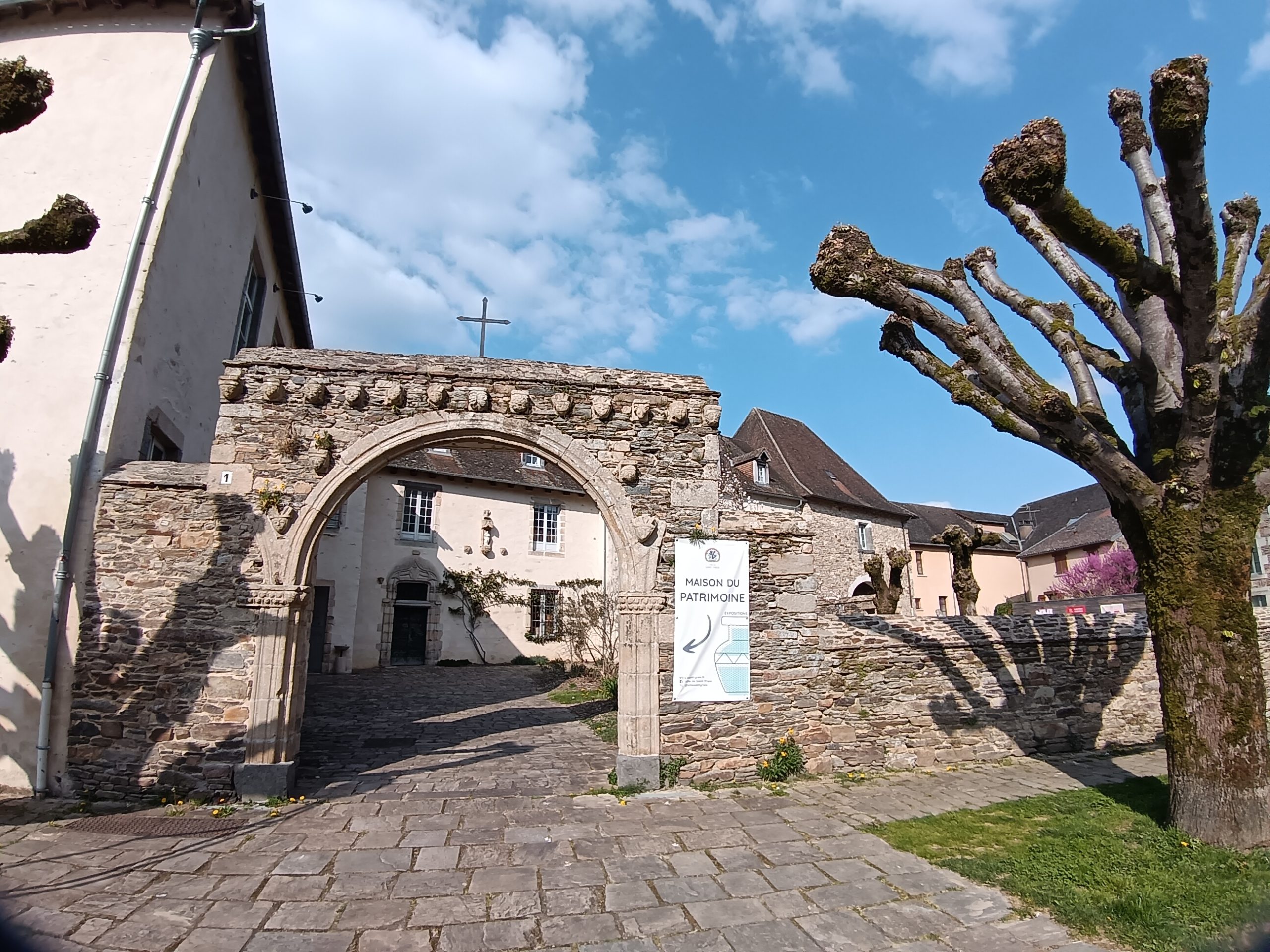 Centre des livres d'artistes et Bibliothèque annexe